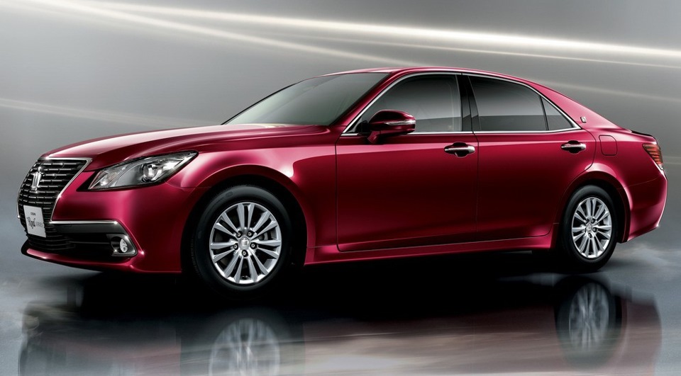 Toyota Crown Royal Saloon 2015