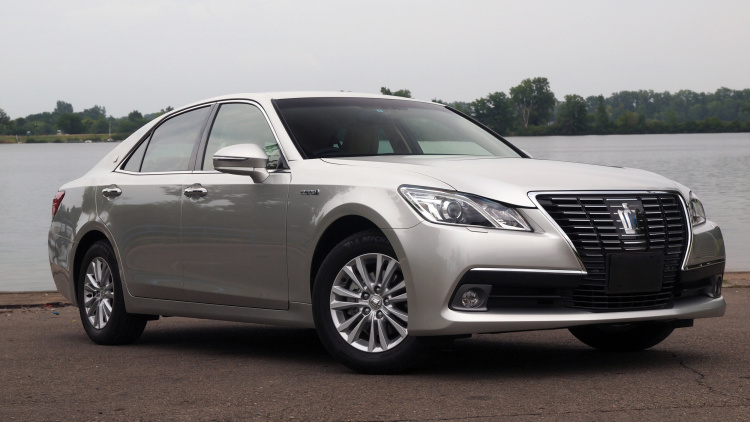 Toyota Crown Royal Saloon 2015