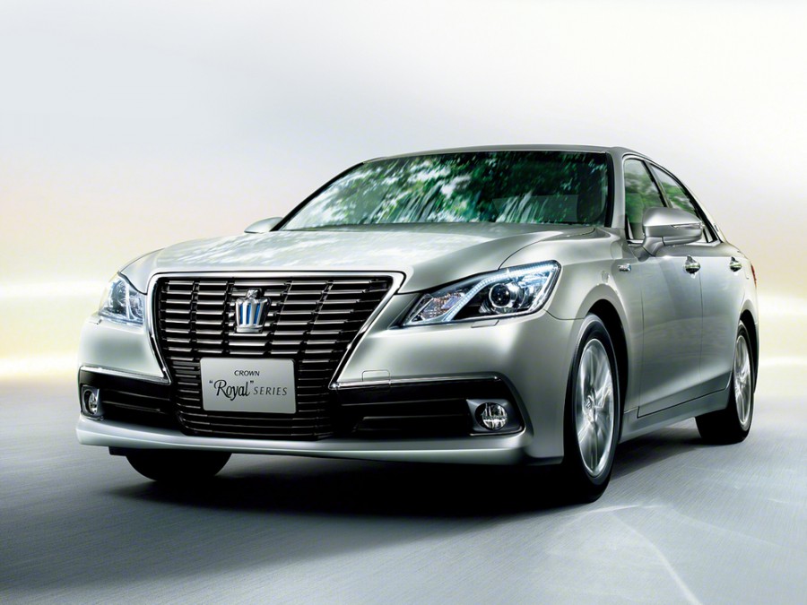 Toyota Crown Royal Saloon 2015