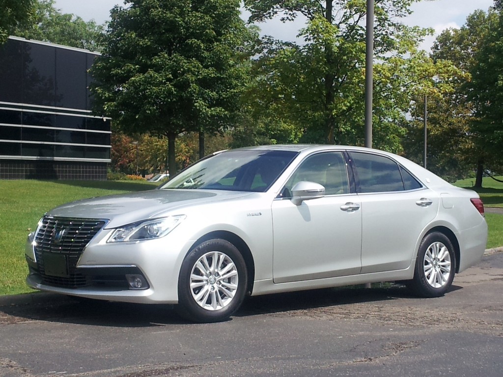 Toyota Crown Royal Saloon