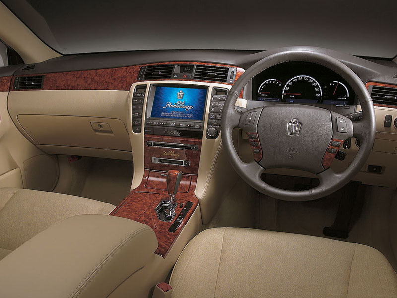 Toyota Crown Royal