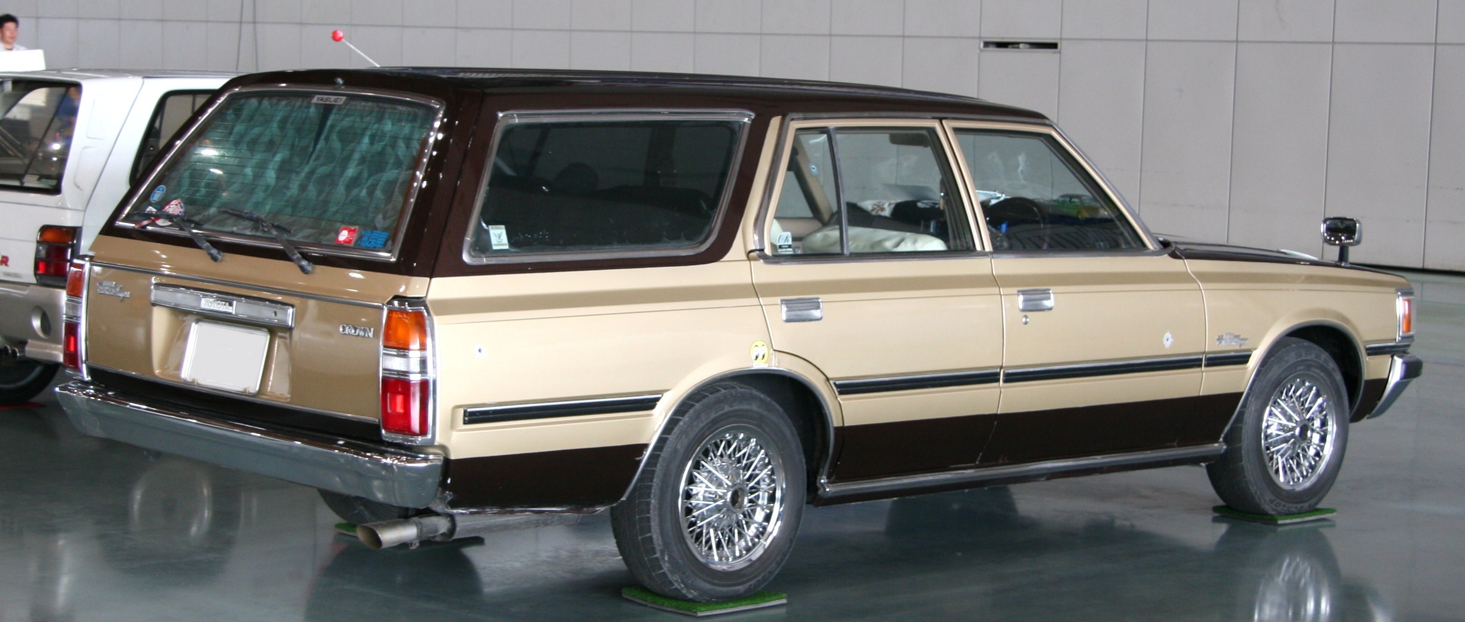 Toyota Crown Station Wagon