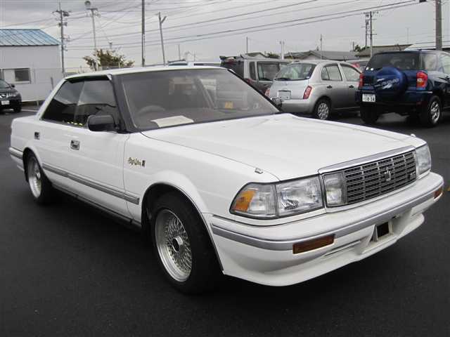 Toyota Crown V8