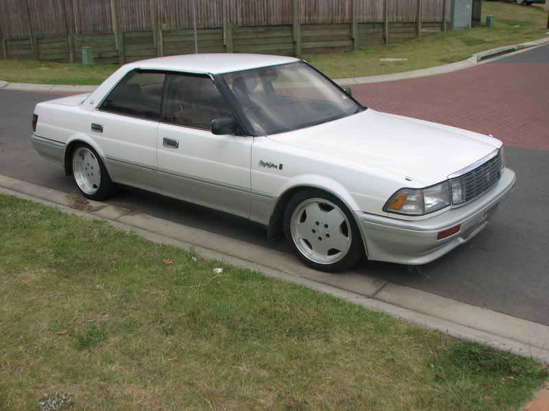 Toyota Crown V8