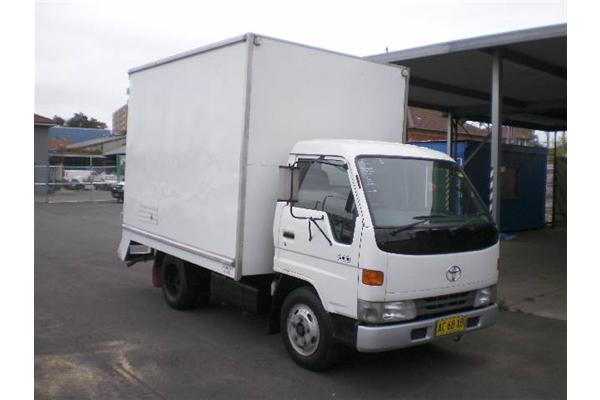 Toyota Dyna 200