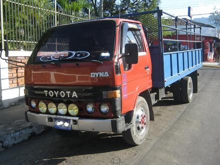 Toyota Dyna El Salvador