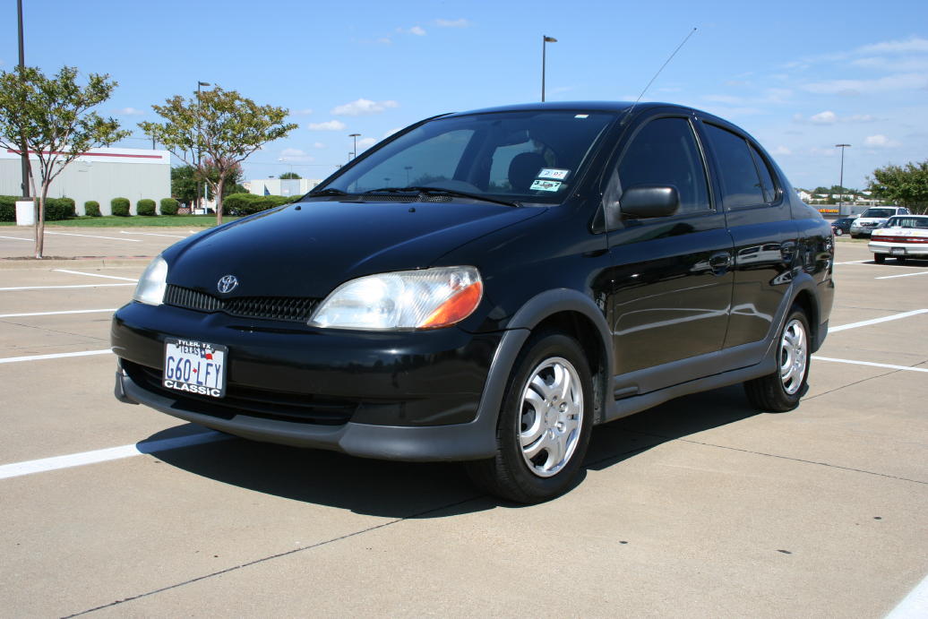 Toyota Echo 2000