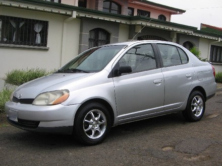 Toyota Echo 2001