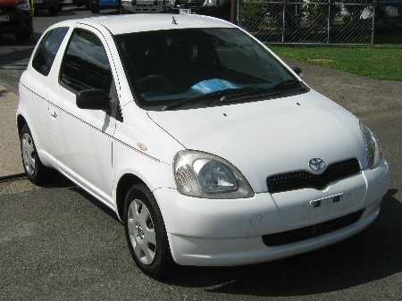 Toyota Echo Hatchback 2005
