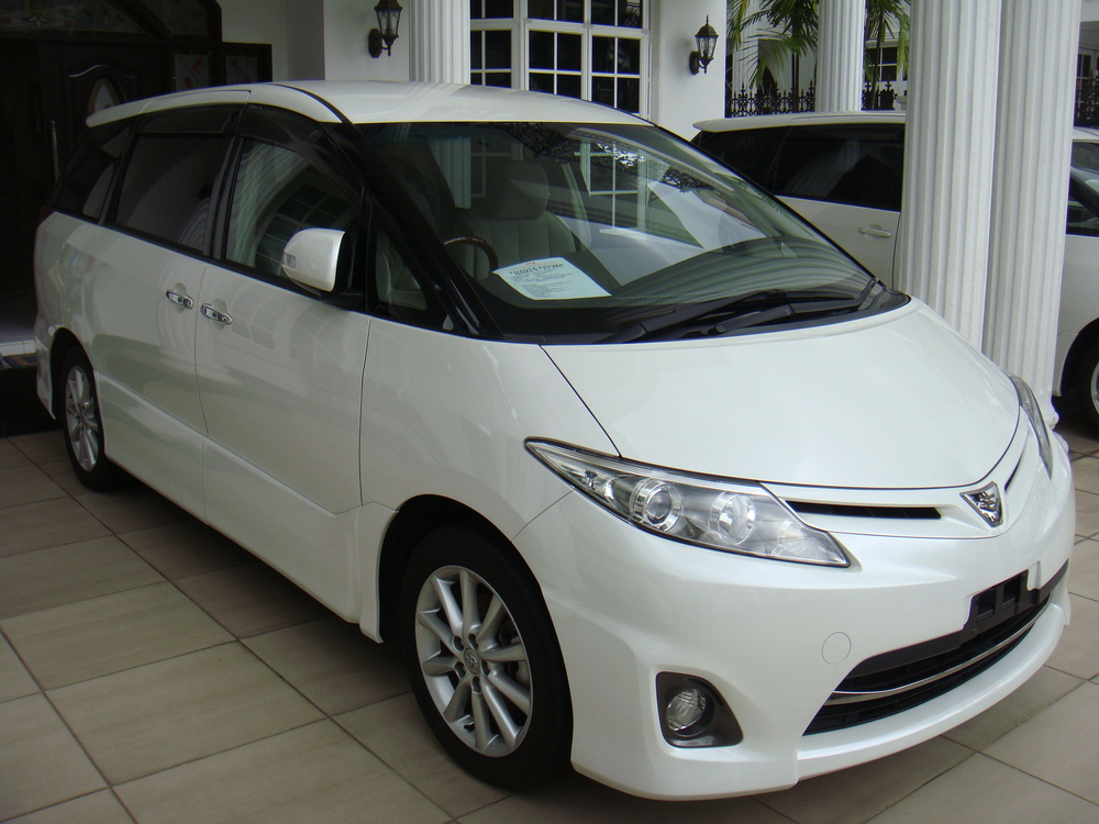 Toyota Estima