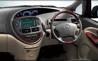 Toyota Estima 2003