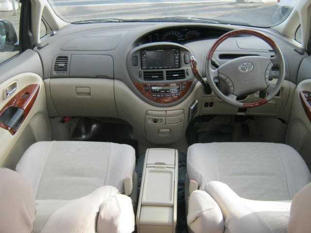 Toyota Estima 2004