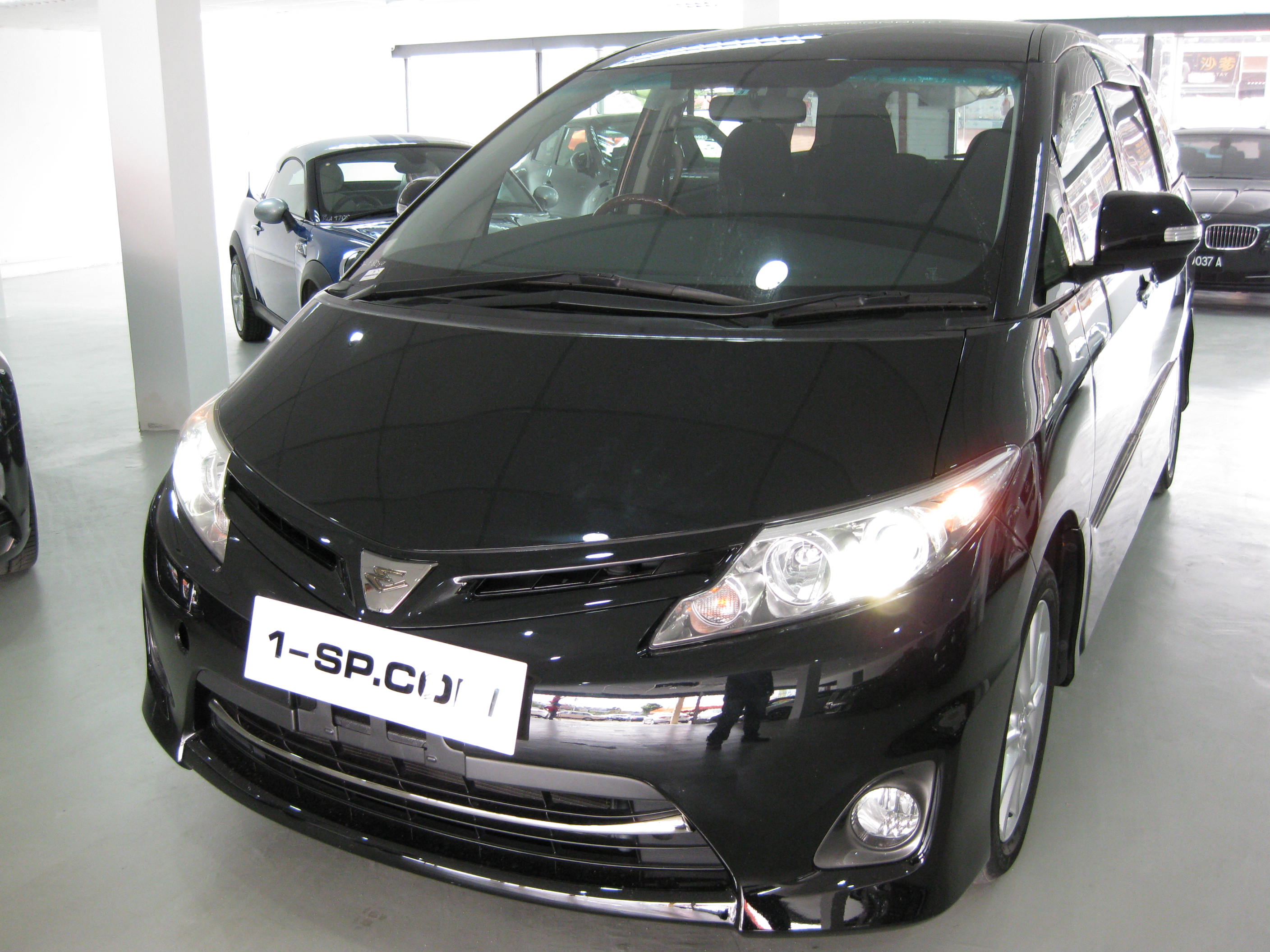 Toyota Estima 2010