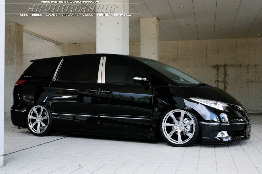 Toyota Estima 2011