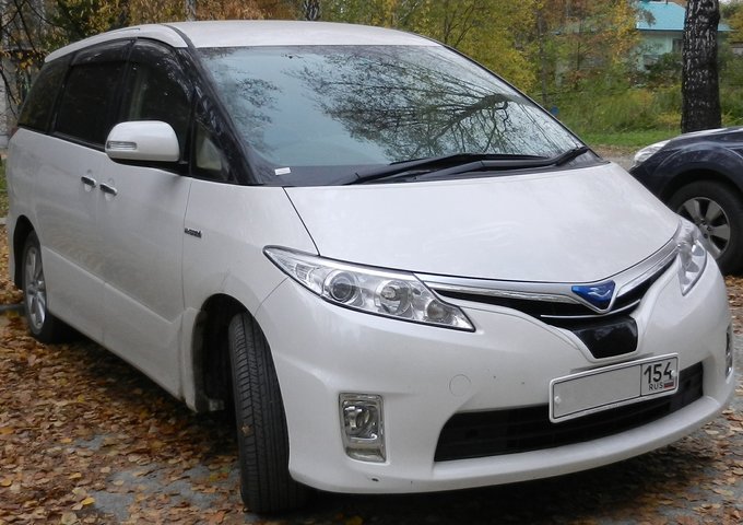 Toyota Estima 2013