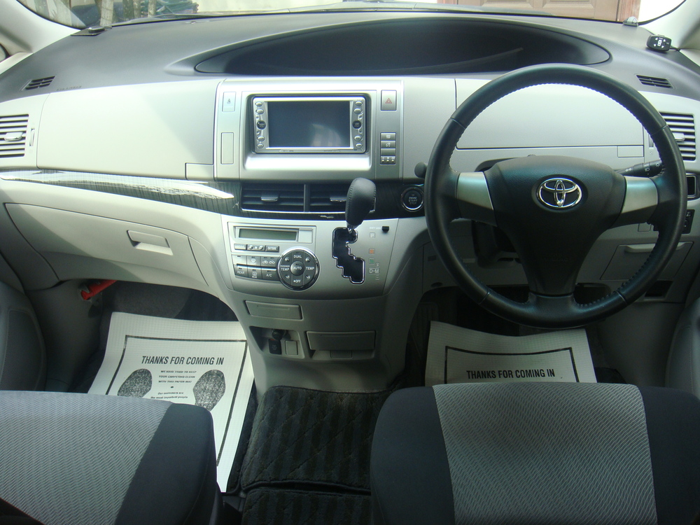 Toyota Estima 2013