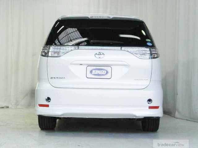 Toyota Estima 2014