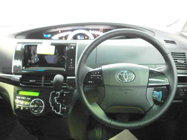 Toyota Estima 2014