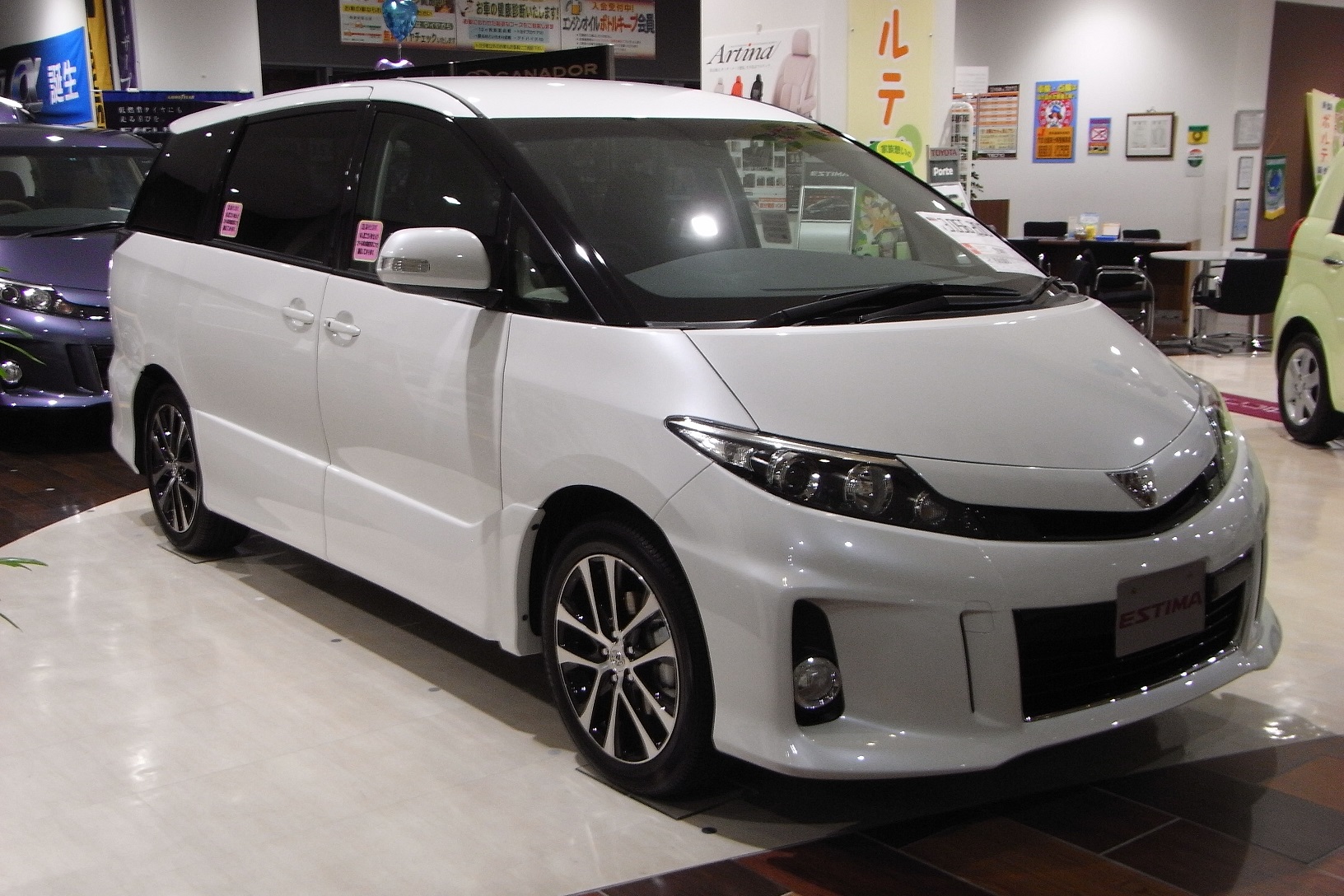 Toyota Estima 2014