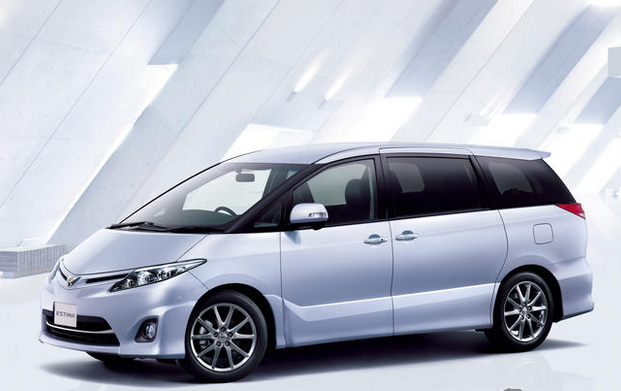 Toyota Estima 2015