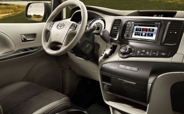 Toyota Estima 2016
