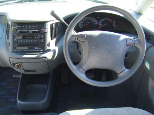 Toyota Estima 4wd