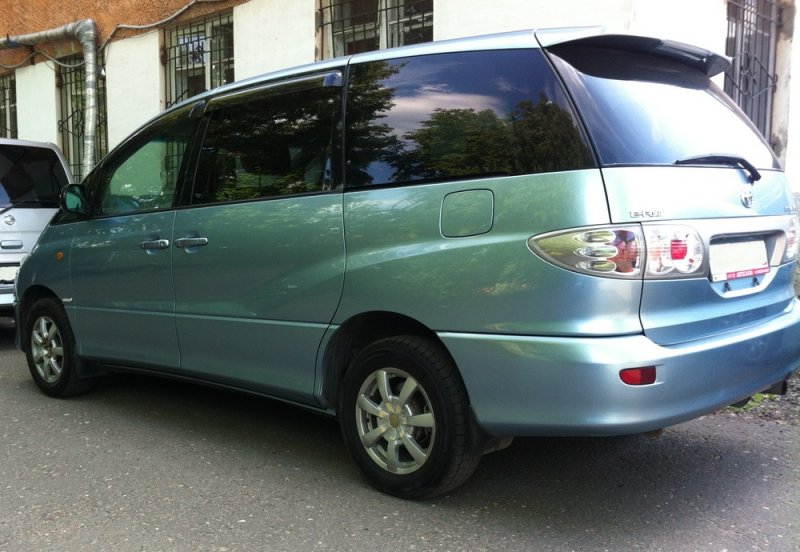 Toyota Estima 4wd