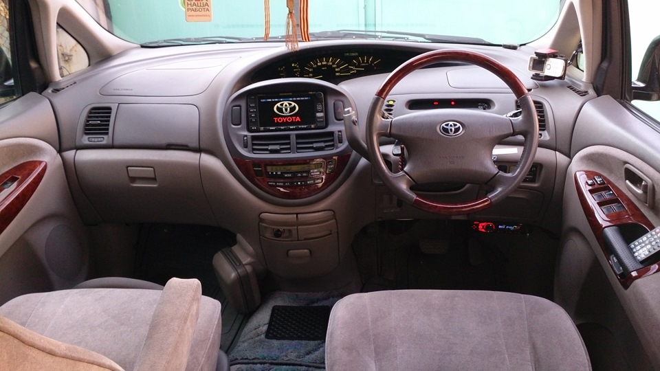 Toyota Estima 4wd