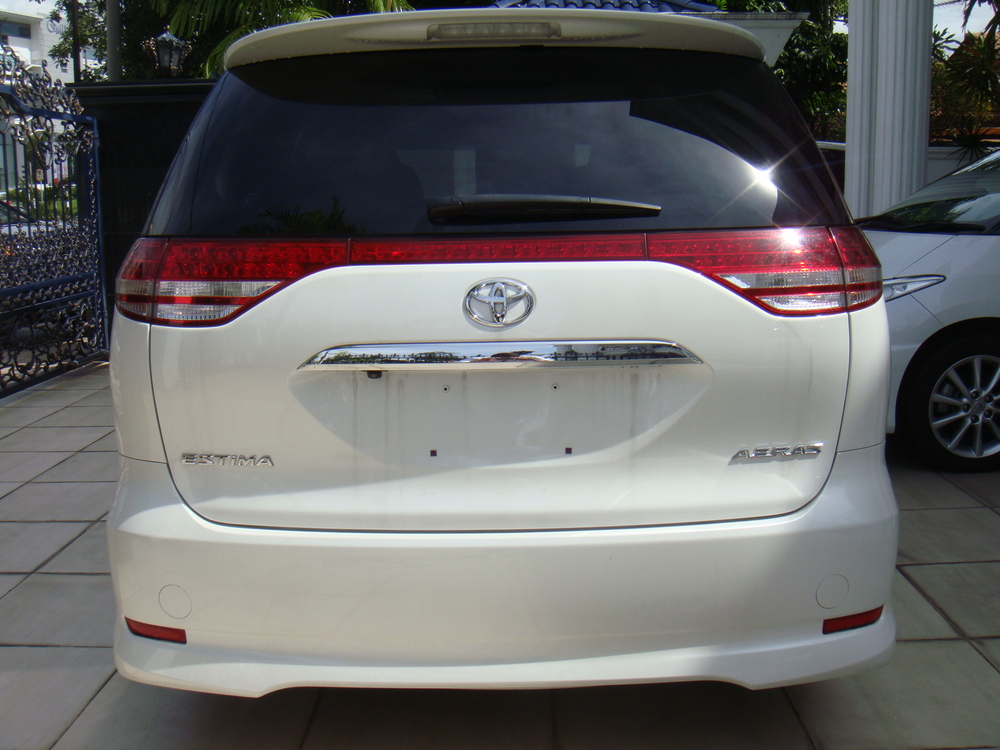 Toyota Estima Aeras G