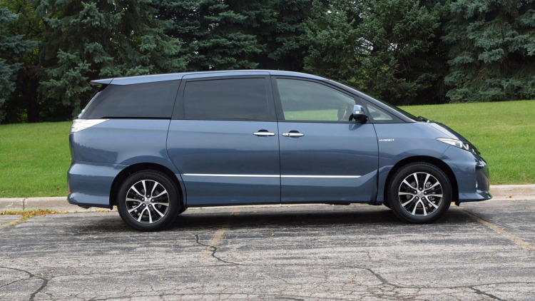 Toyota Estima Hybrid Minivan