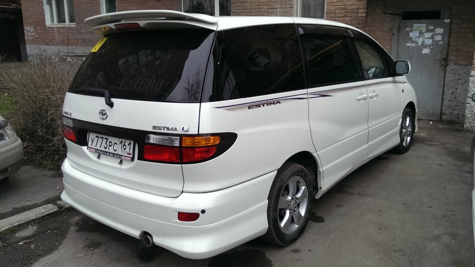 Toyota Estima L