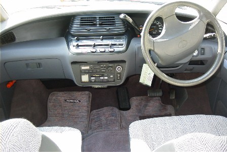 Toyota Estima Lucida