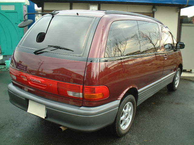 Toyota Estima Lucida