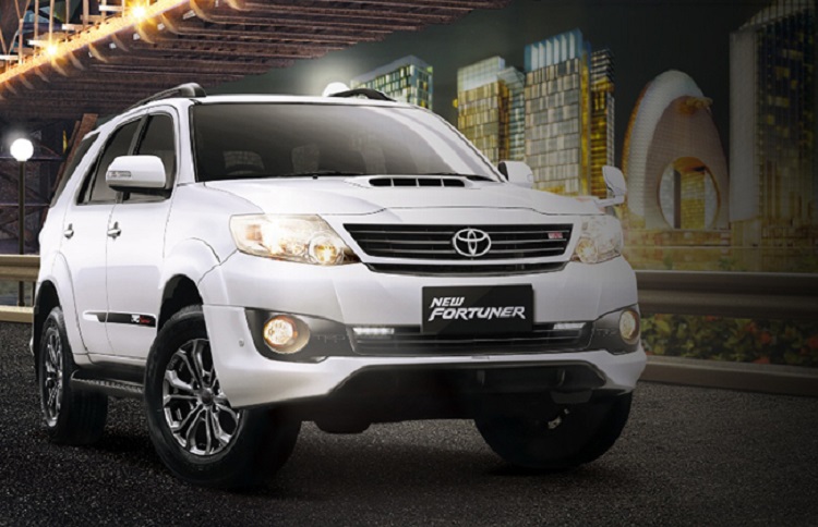 Toyota Fortuner 2015