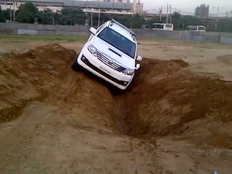 Toyota Fortuner Off Road