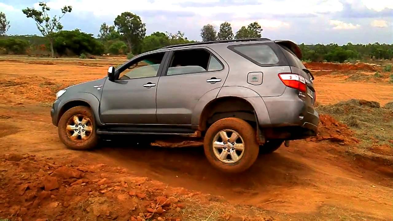 Toyota Fortuner Off Road