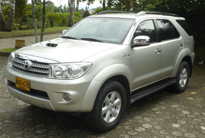 Toyota Fortuner Srv