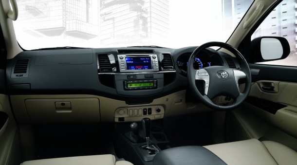 Toyota Fortuner V6