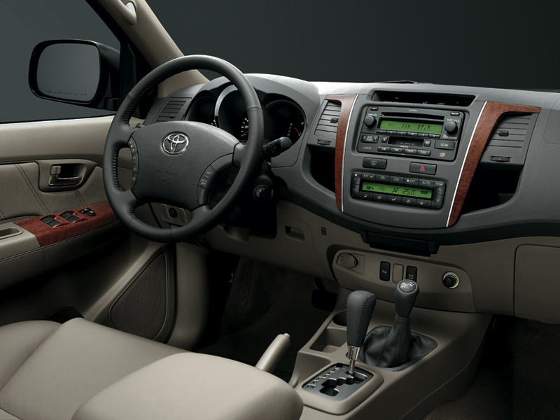 Toyota Fortuner V6
