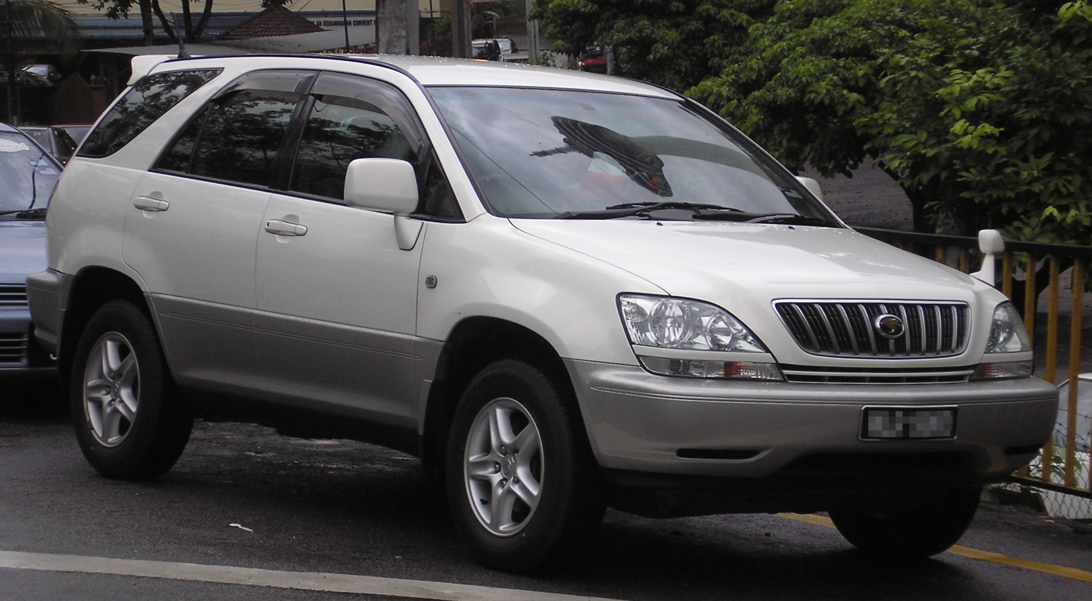 Toyota Harrier 2004