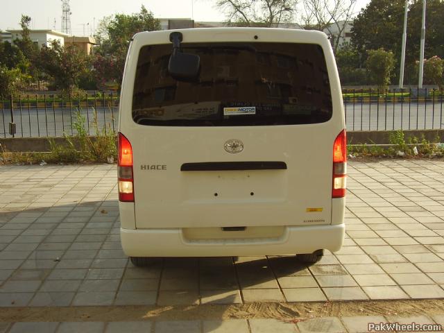 Toyota Hiace 14 Seater