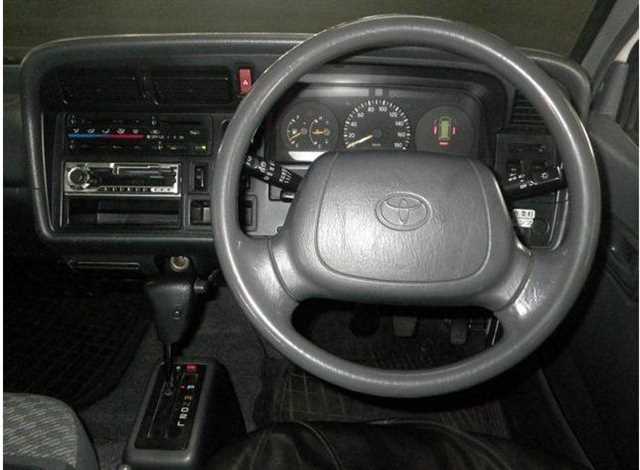 Toyota Hiace 2003