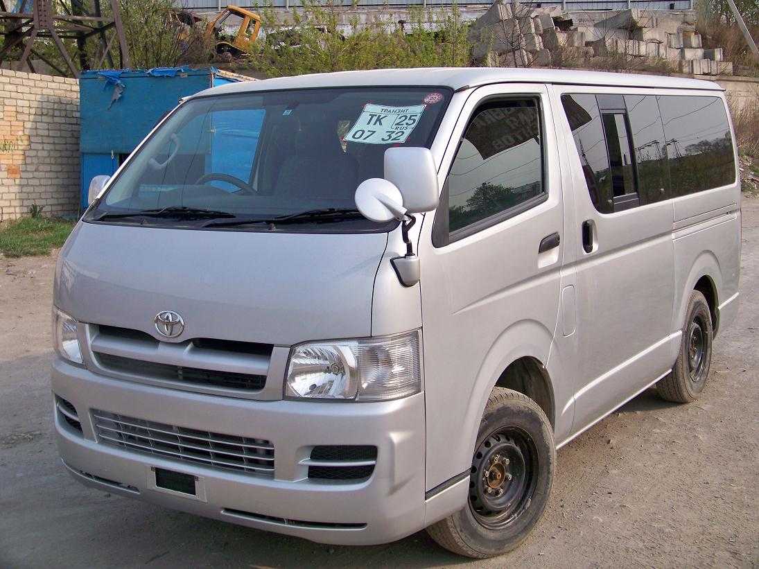 Toyota Hiace 2005