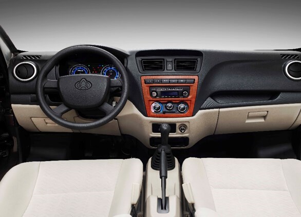 Toyota Hiace 2015