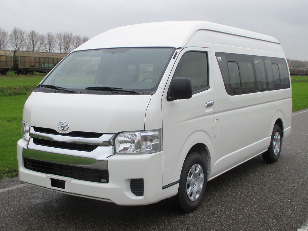 Toyota Hiace Minibus