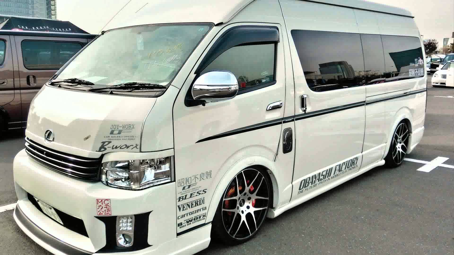 Toyota Hiace Modified