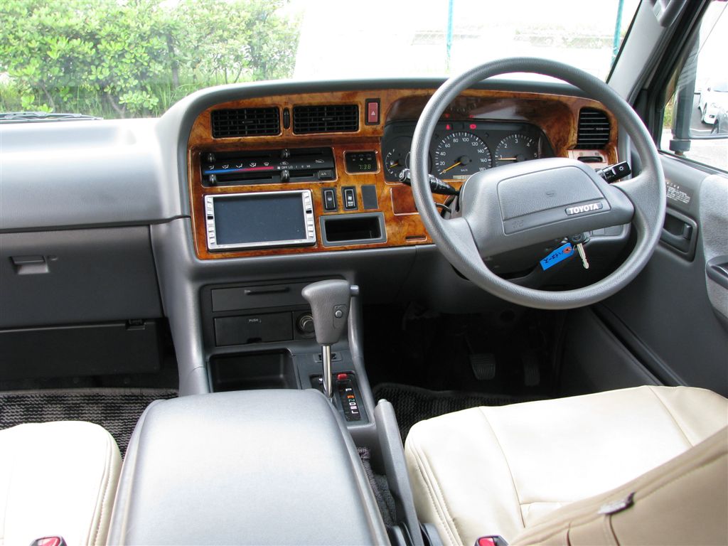 Toyota Hiace Wagon