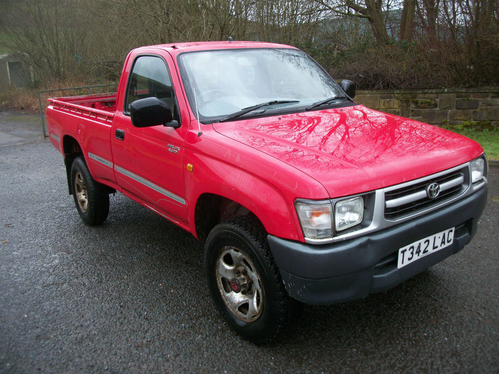 Toyota Hilux 2.4