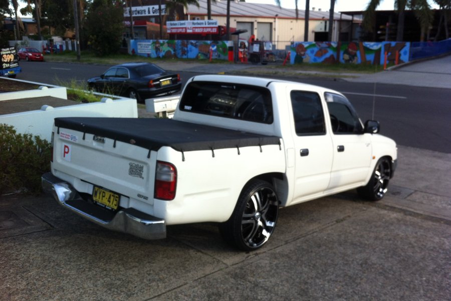 Toyota Hilux 2wd