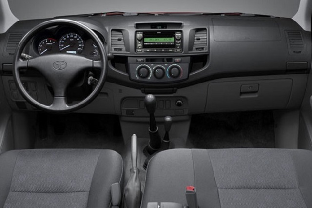 Toyota Hilux 4x2 2014
